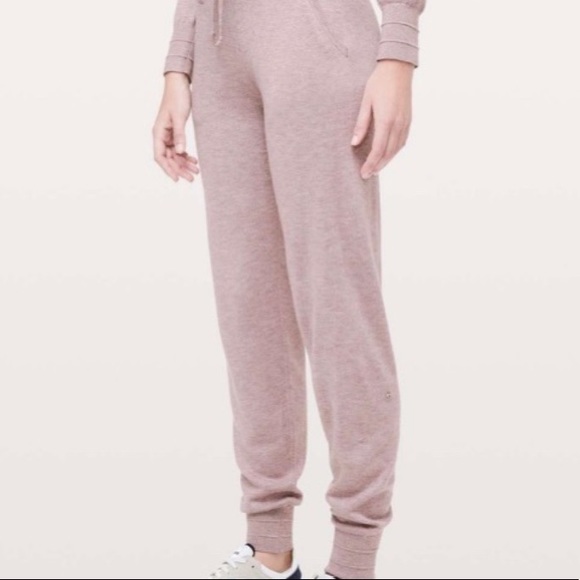 lululemon Apres Your Way Jogger - Picture 1 of 6